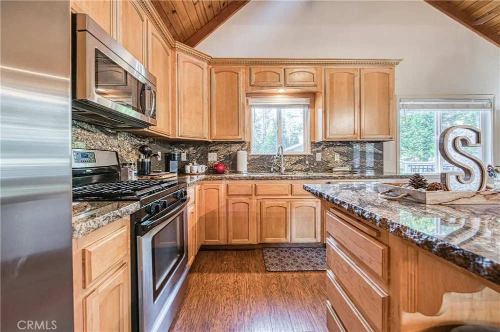 37748 Marina View Drive Bass Lake, CA 93604
