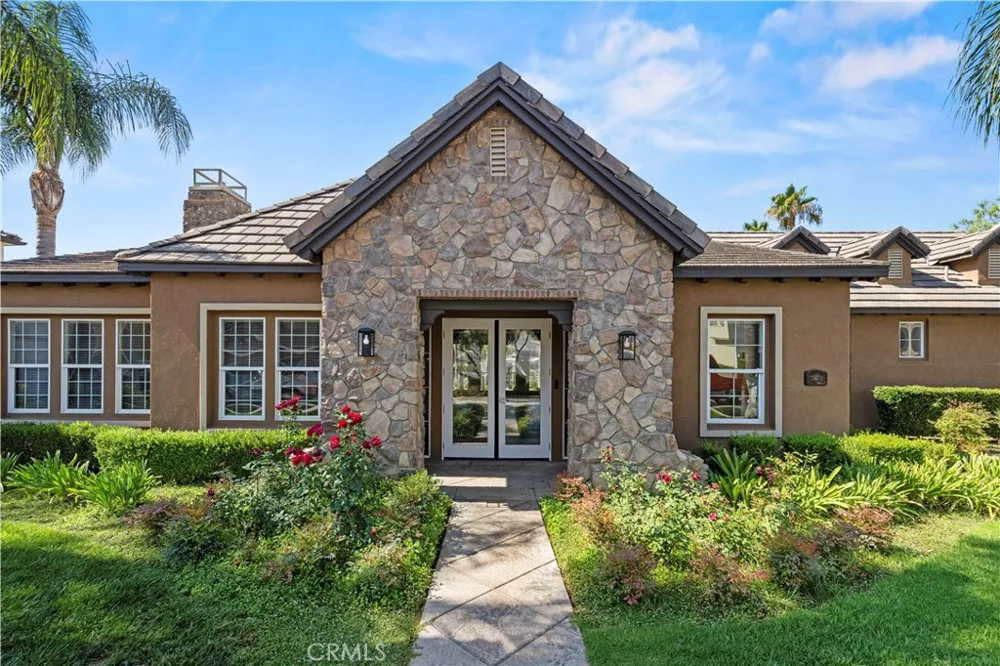 19354 Laroda Lane #165 Saugus, CA 91350