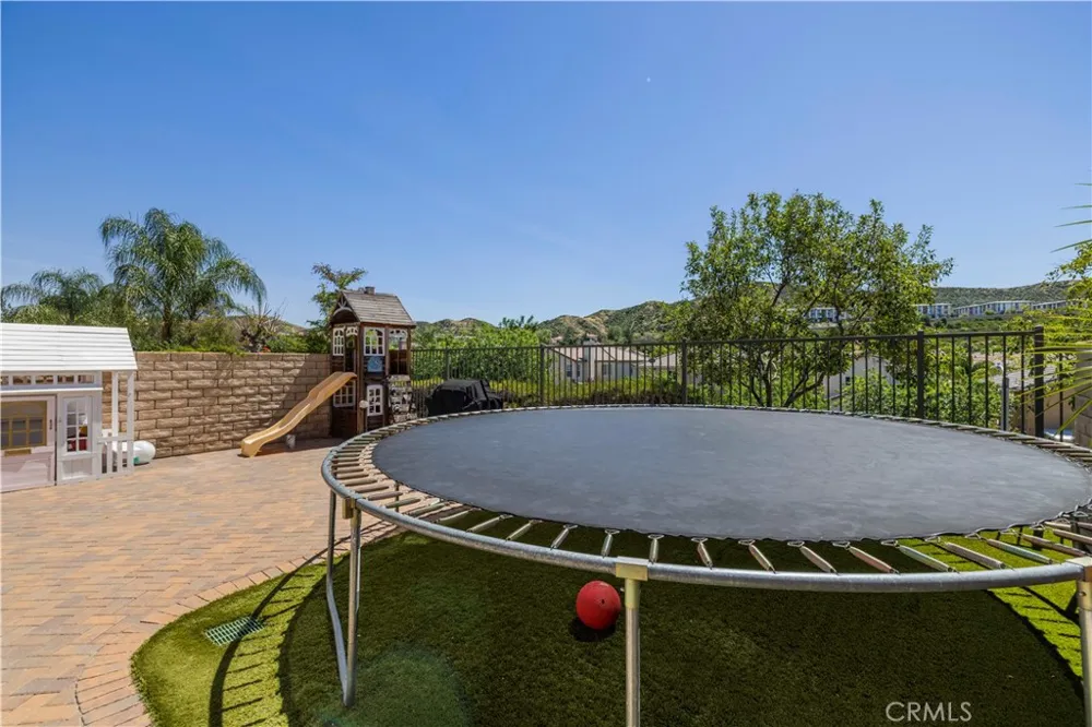19354 Laroda Lane #165 Saugus, CA 91350