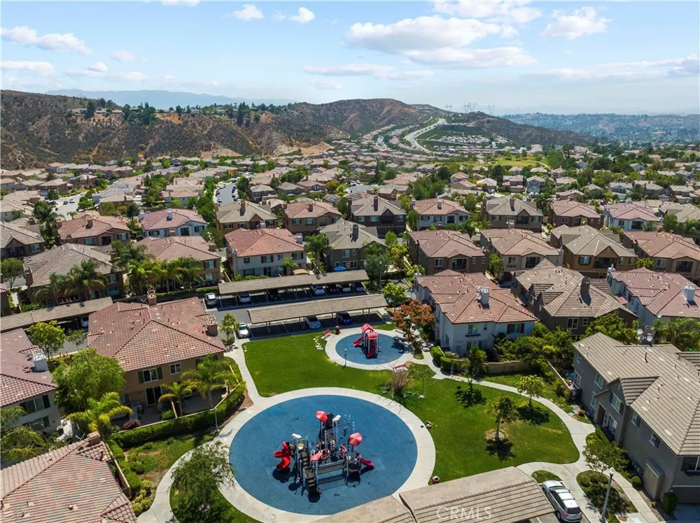 19354 Laroda Lane #165 Saugus, CA 91350