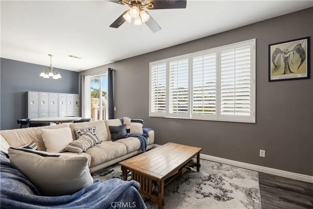 19354 Laroda Lane #165 Saugus, CA 91350