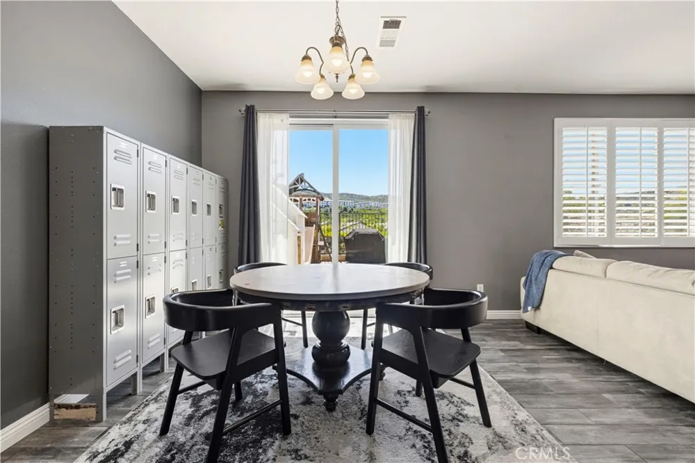 19354 Laroda Lane #165 Saugus, CA 91350