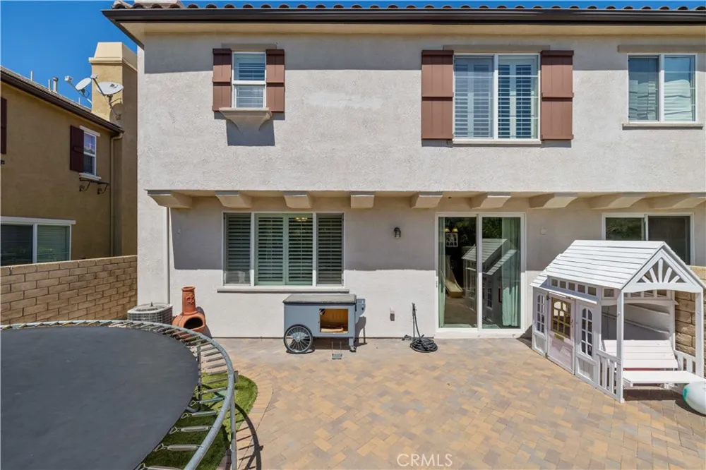 19354 Laroda Lane #165 Saugus, CA 91350