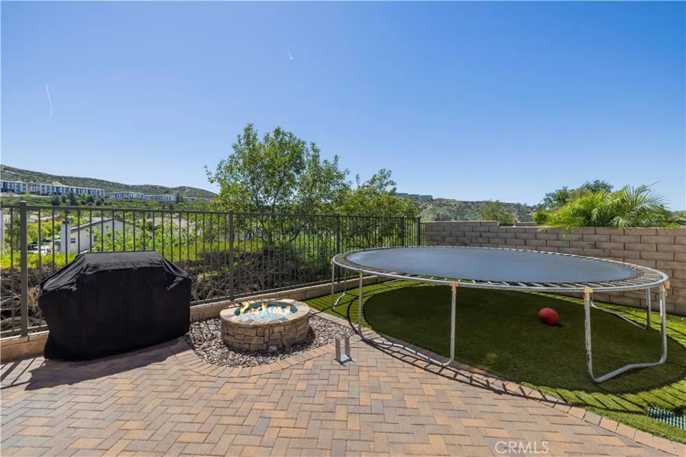 19354 Laroda Lane #165 Saugus, CA 91350