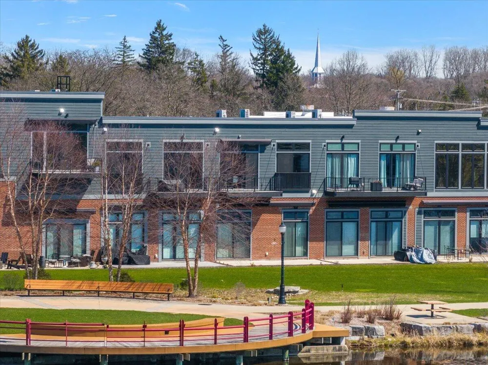 220 King Street #10 Lowell, MI 49331