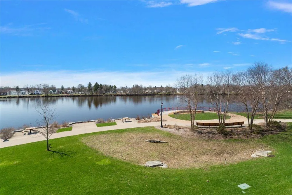 220 King Street #10 Lowell, MI 49331