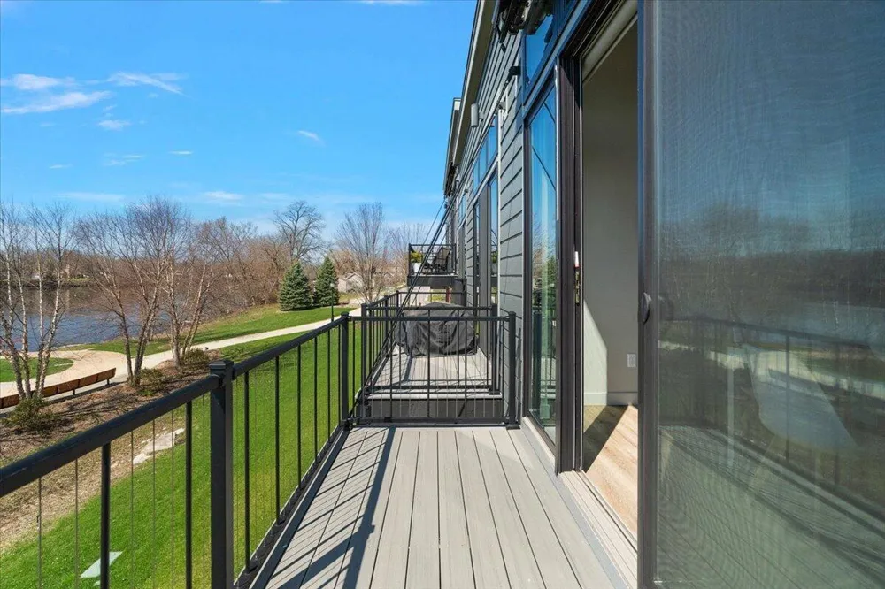 220 King Street #10 Lowell, MI 49331