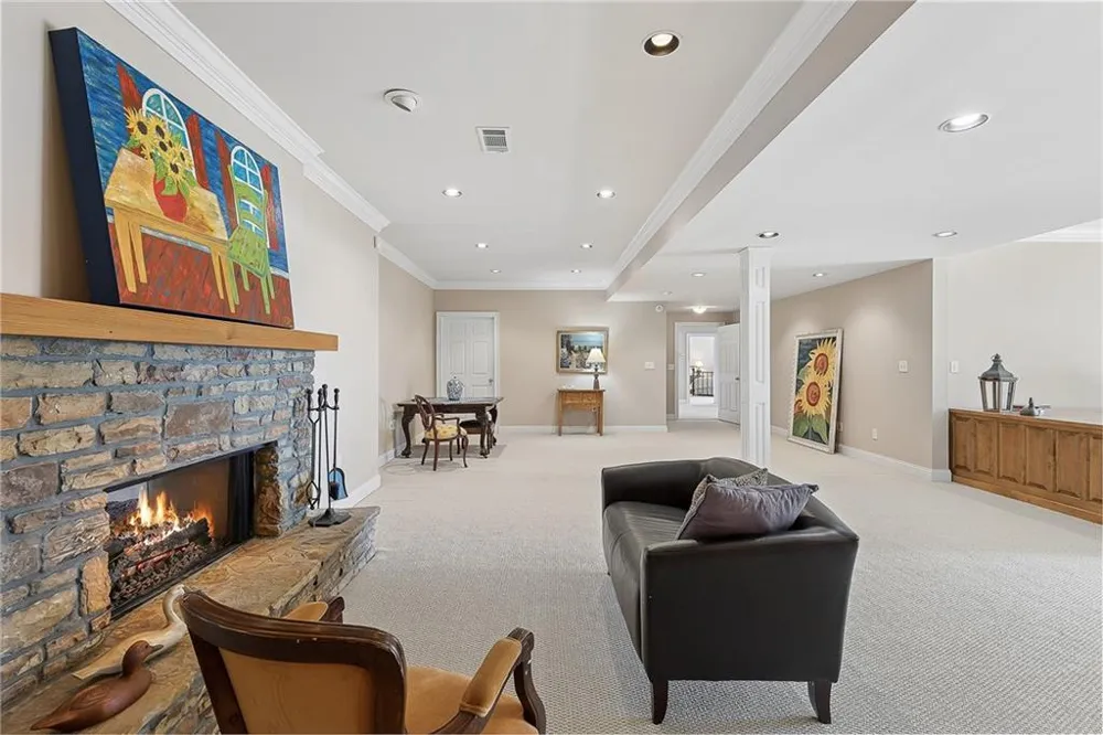 19 Summit Drive E Big Canoe, GA 30143