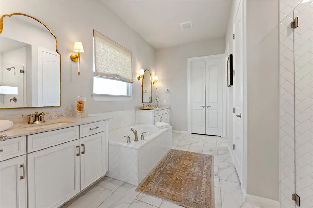 1825 Hazy Hills Loop Dripping Springs, TX 78620