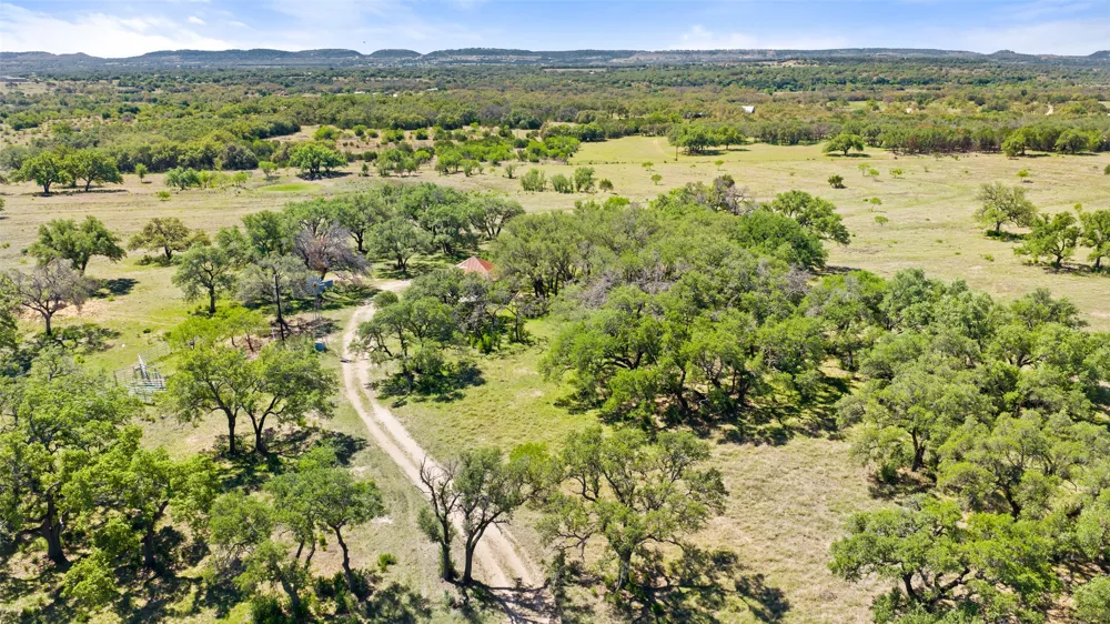 1318 Klett Ranch Road Johnson City, TX 78636