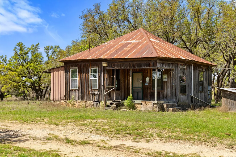 1318 Klett Ranch Road Johnson City, TX 78636