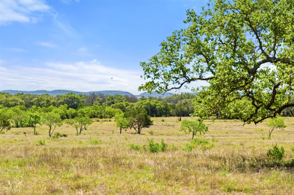 1318 Klett Ranch Road Johnson City, TX 78636