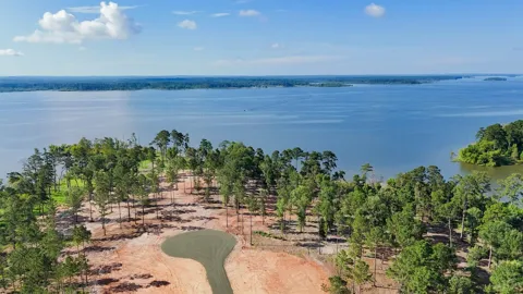 229 Foster Cove