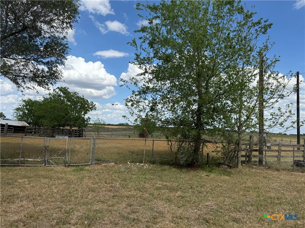 4489 County Road 240 Hallettsville, TX 77964
