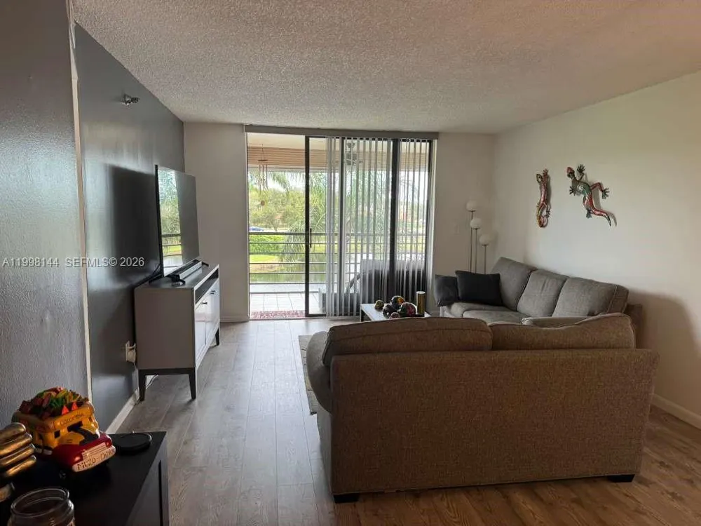 1200 Saint Charles Pl #321 Pembroke Pines, FL 33026