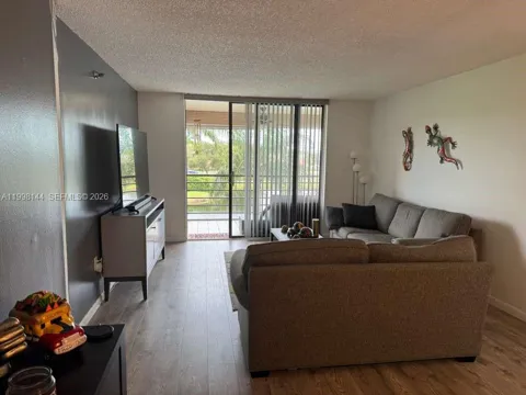 1200 Saint Charles Pl #321