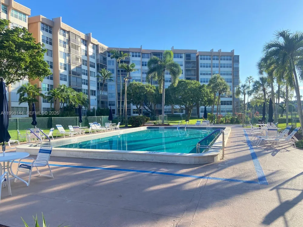 1200 Saint Charles Pl #321 Pembroke Pines, FL 33026