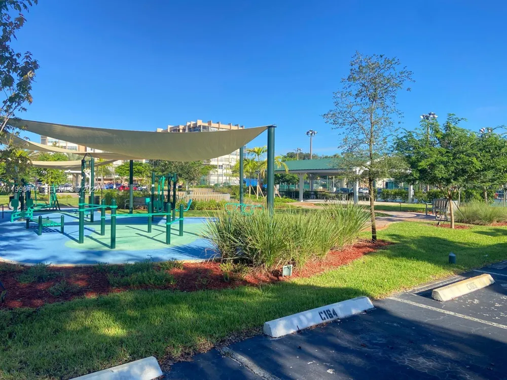 1200 Saint Charles Pl #321 Pembroke Pines, FL 33026