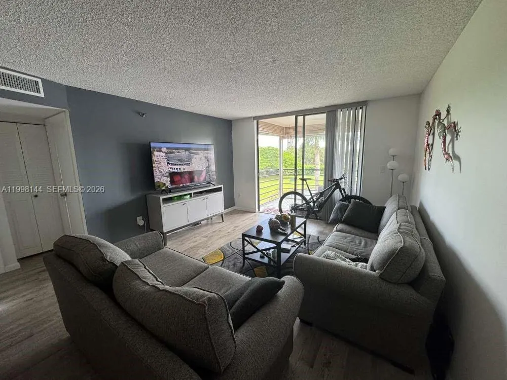 1200 Saint Charles Pl #321 Pembroke Pines, FL 33026