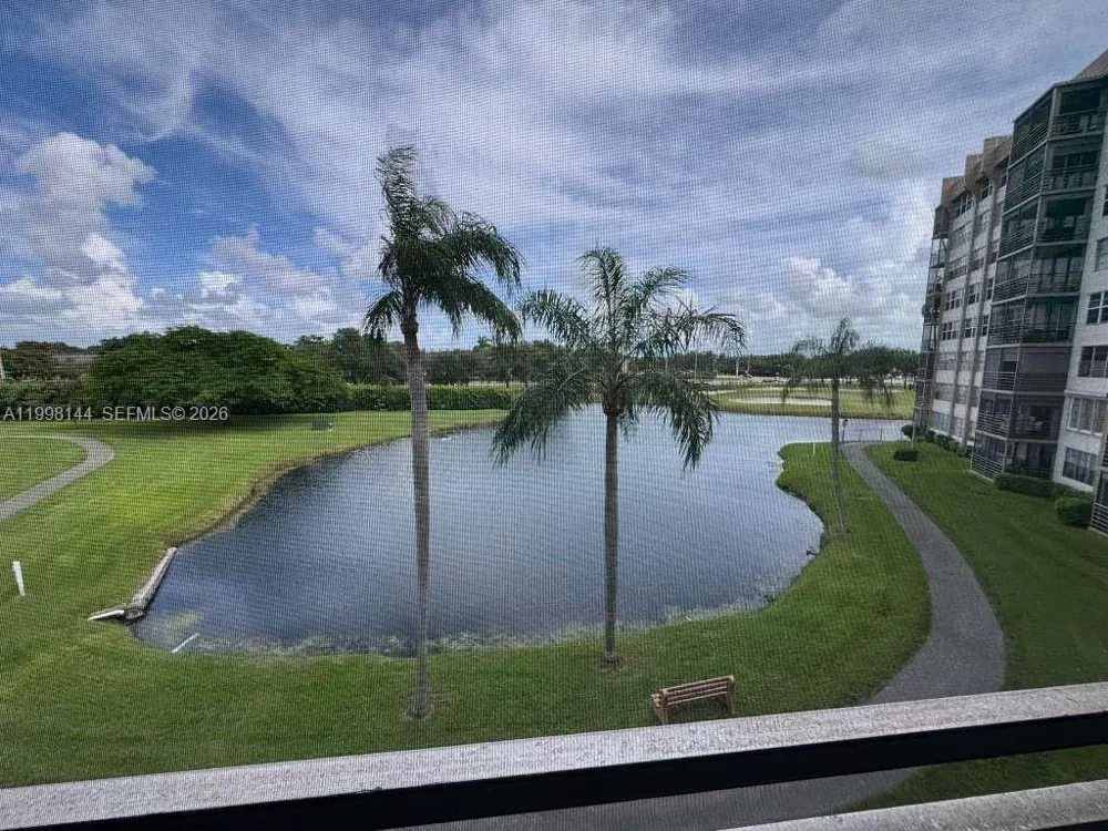 1200 Saint Charles Pl #321 Pembroke Pines, FL 33026