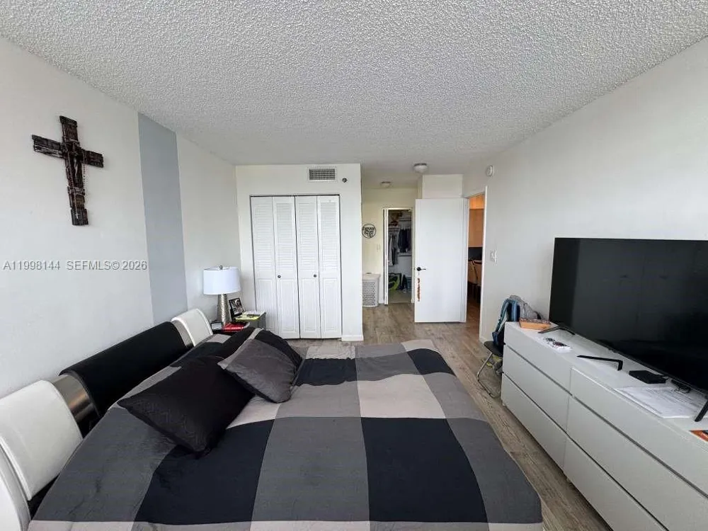 1200 Saint Charles Pl #321 Pembroke Pines, FL 33026