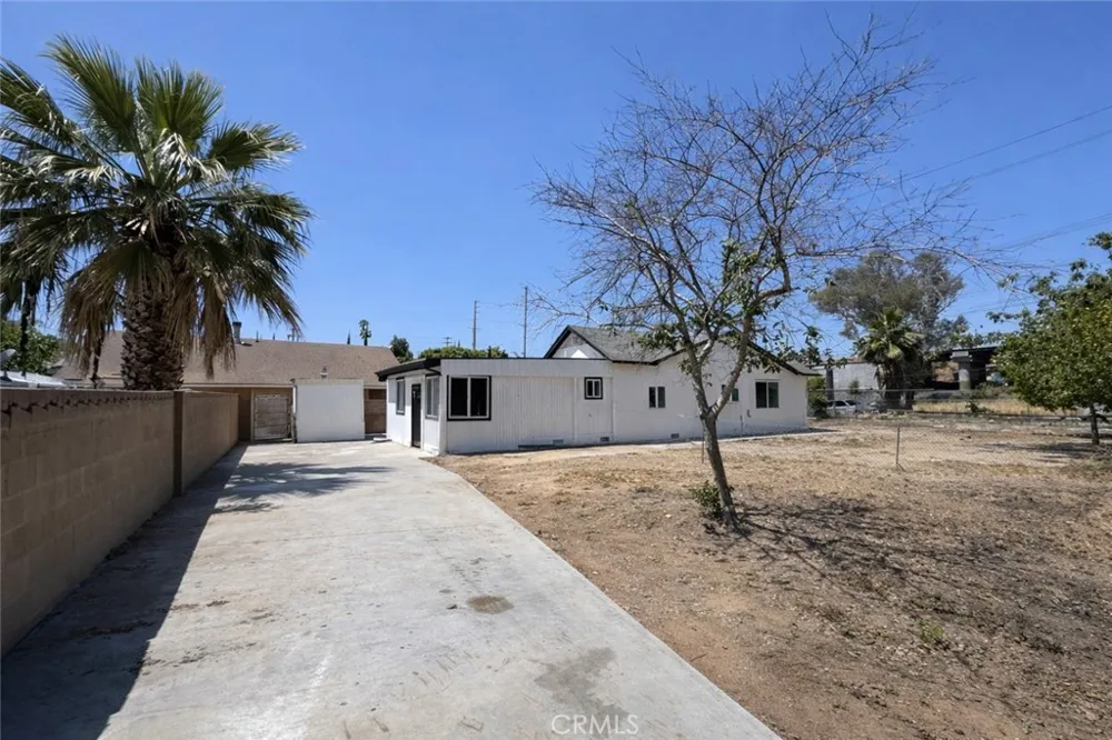 420 W K STREET Colton, CA 92324