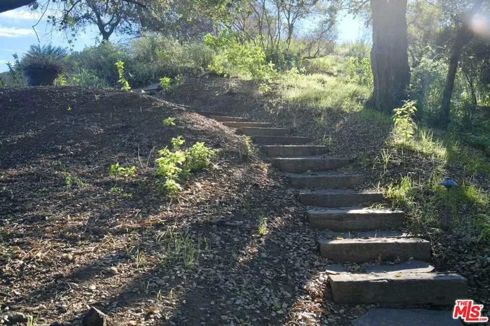 3463 Tuna Canyon Road Topanga, CA 90290