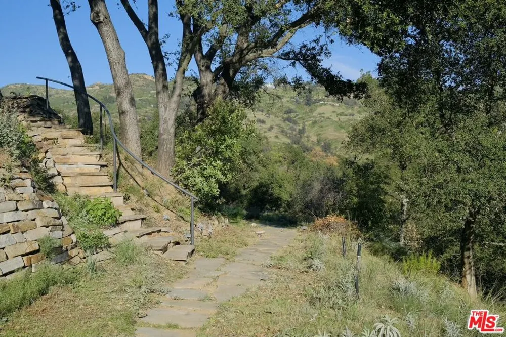 3463 Tuna Canyon Road Topanga, CA 90290