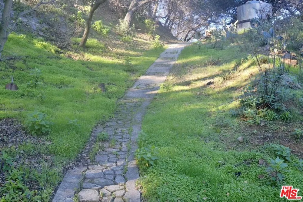 3463 Tuna Canyon Road Topanga, CA 90290