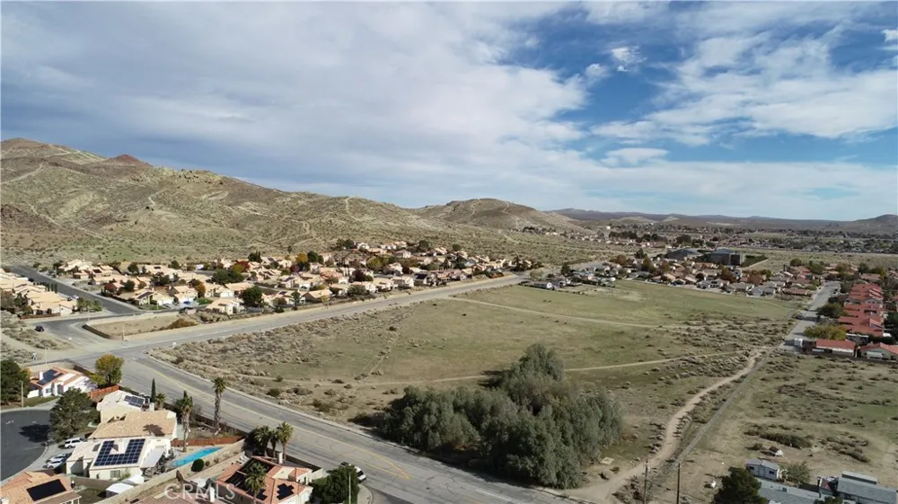 1 30th Street W Rosamond, CA 93560