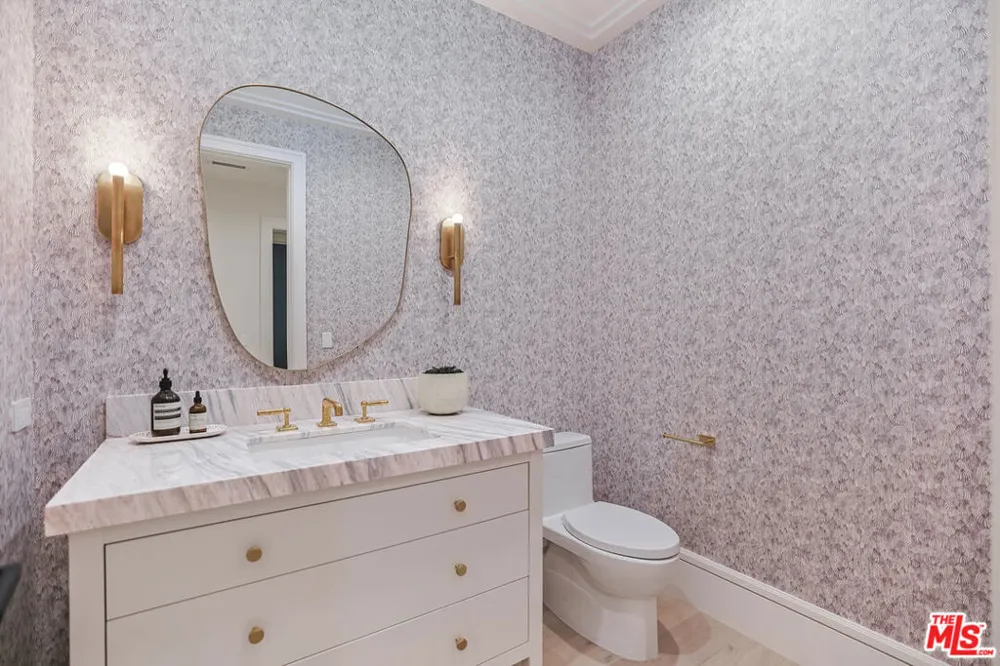 1072 Amalfi Drive Pacific Palisades, CA 90272