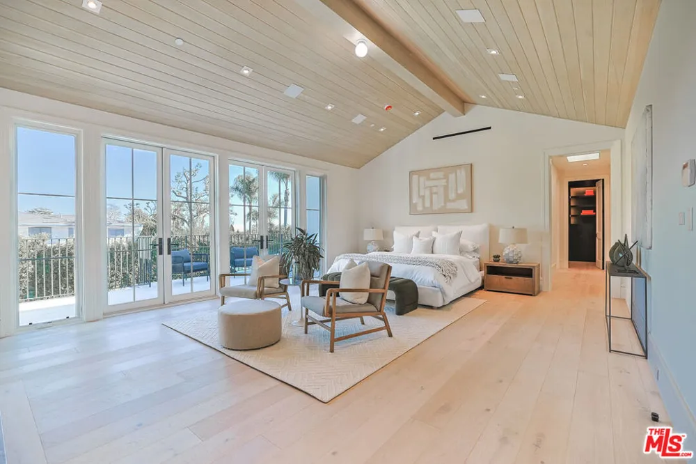 1072 Amalfi Drive Pacific Palisades, CA 90272