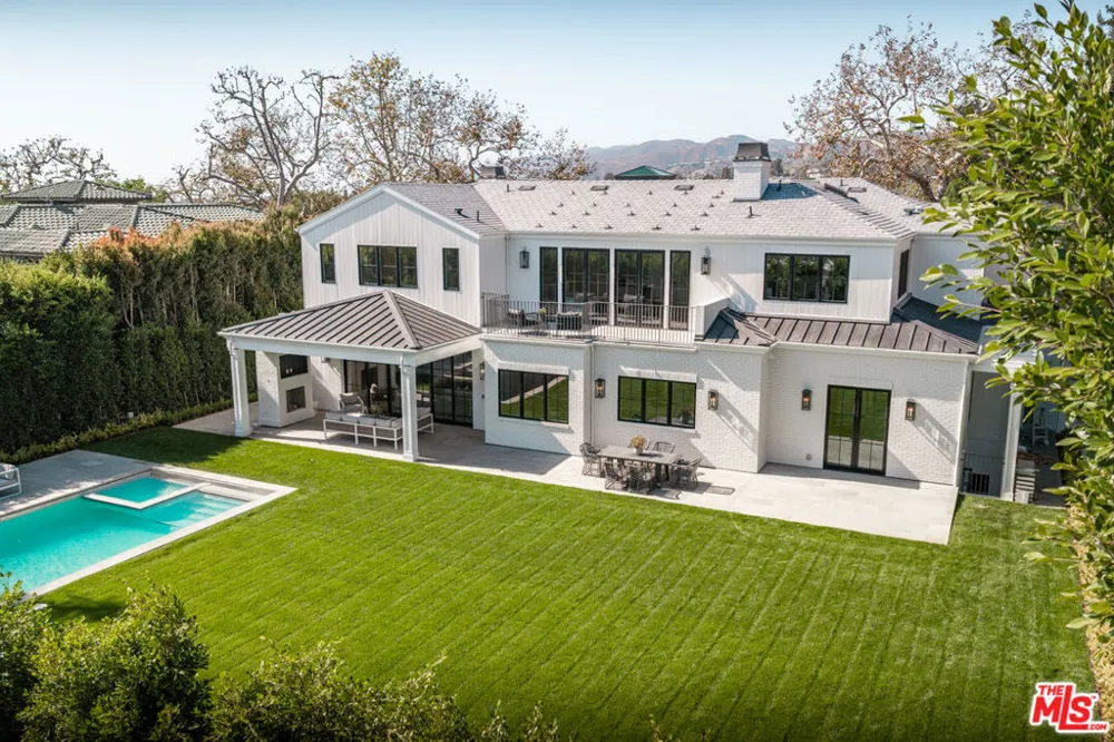 1072 Amalfi Drive Pacific Palisades, CA 90272