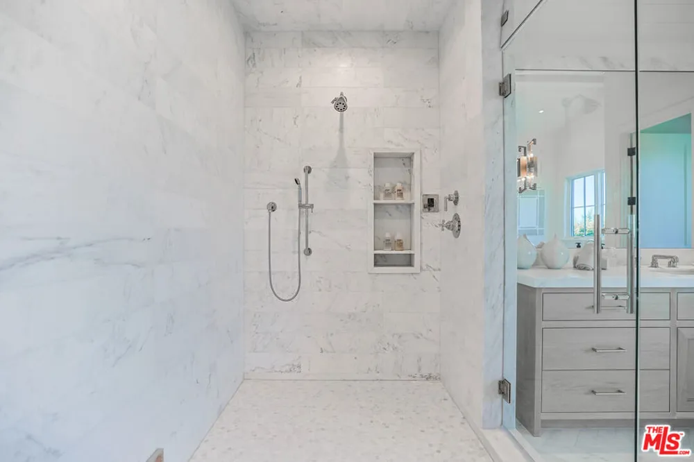 1072 Amalfi Drive Pacific Palisades, CA 90272