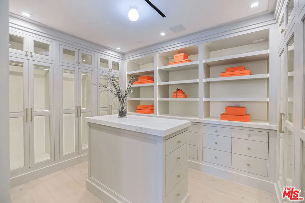 1072 Amalfi Drive Pacific Palisades, CA 90272