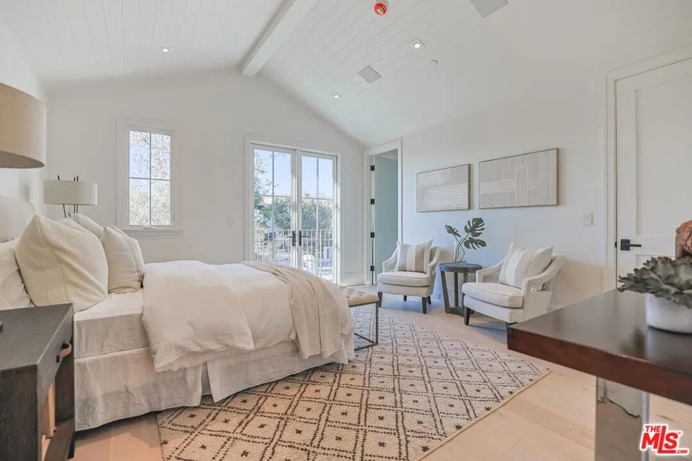 1072 Amalfi Drive Pacific Palisades, CA 90272