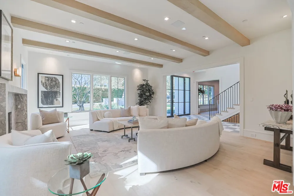 1072 Amalfi Drive Pacific Palisades, CA 90272