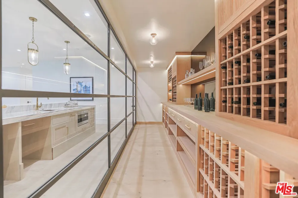 1072 Amalfi Drive Pacific Palisades, CA 90272