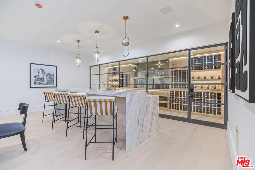 1072 Amalfi Drive Pacific Palisades, CA 90272