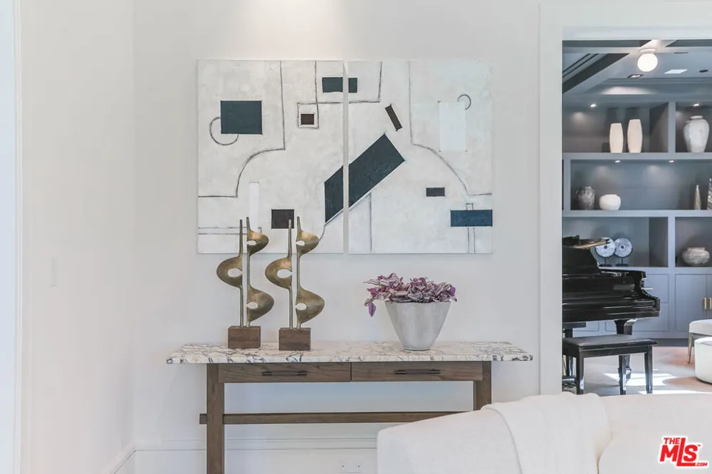 1072 Amalfi Drive Pacific Palisades, CA 90272