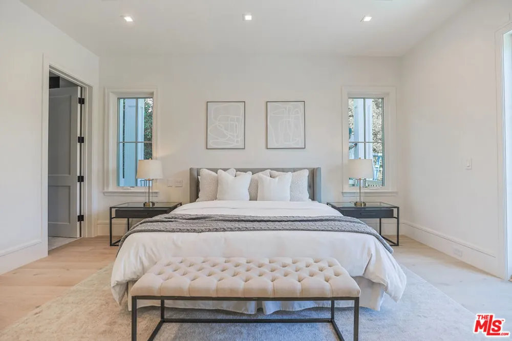 1072 Amalfi Drive Pacific Palisades, CA 90272