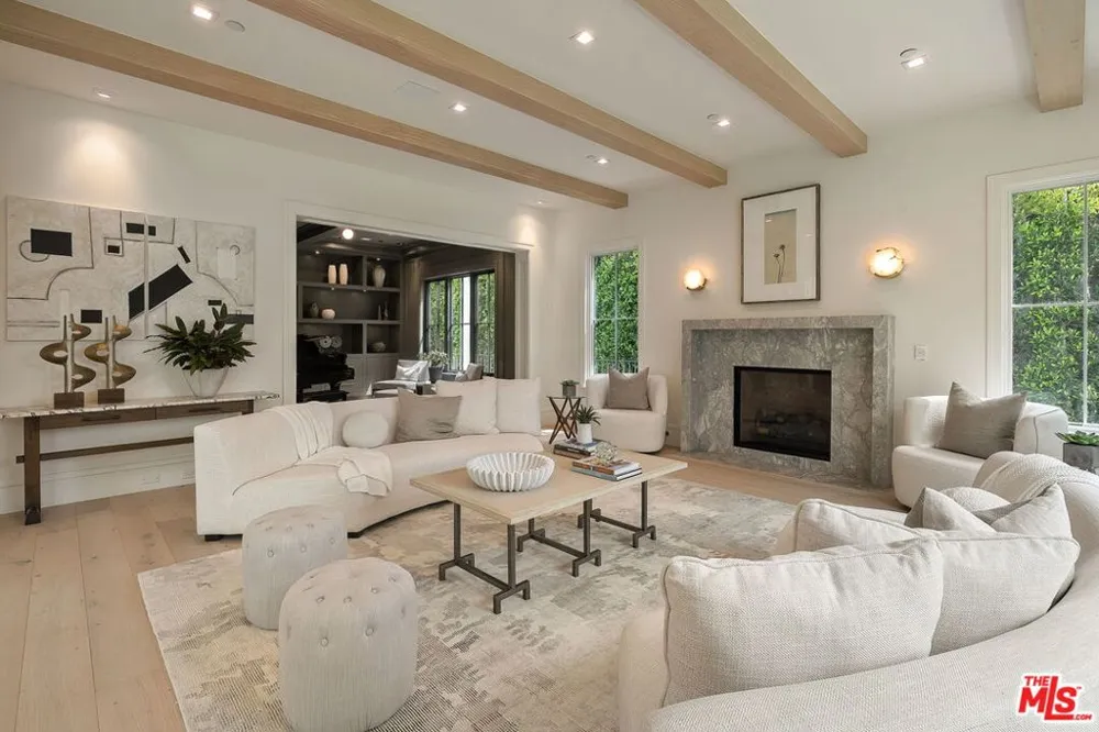 1072 Amalfi Drive Pacific Palisades, CA 90272