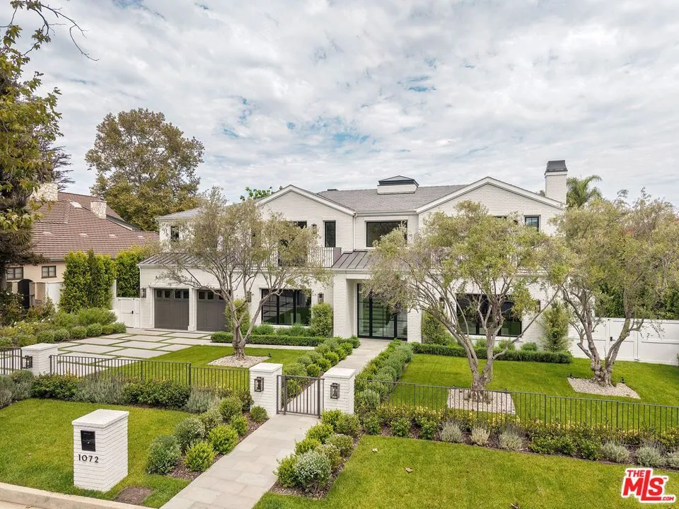 1072 Amalfi Drive Pacific Palisades, CA 90272