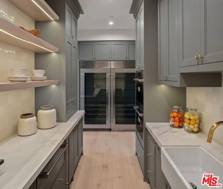 1072 Amalfi Drive Pacific Palisades, CA 90272