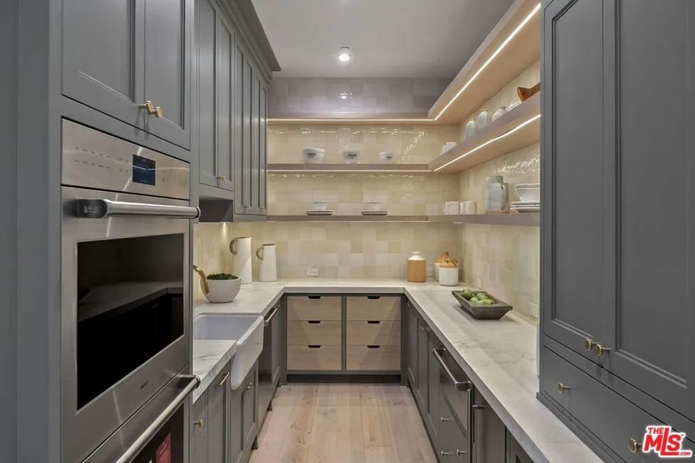 1072 Amalfi Drive Pacific Palisades, CA 90272
