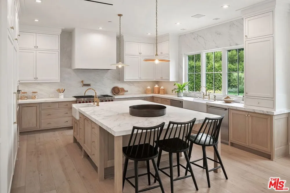1072 Amalfi Drive Pacific Palisades, CA 90272