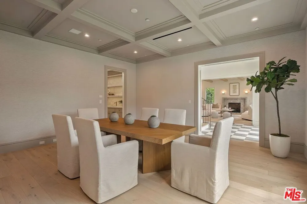 1072 Amalfi Drive Pacific Palisades, CA 90272