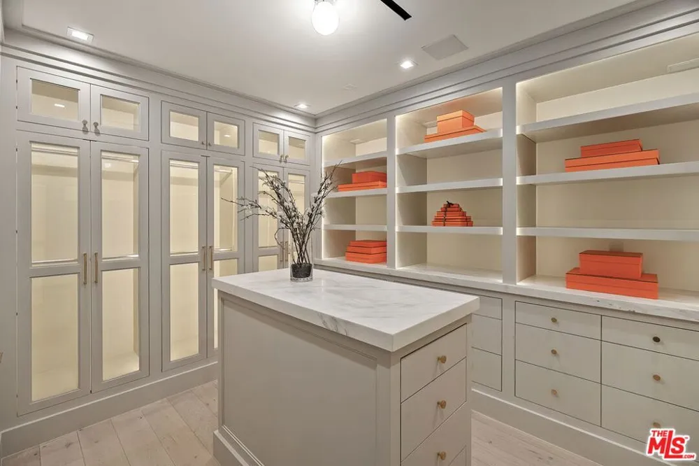 1072 Amalfi Drive Pacific Palisades, CA 90272