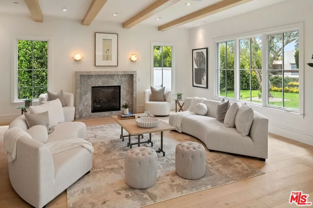 1072 Amalfi Drive Pacific Palisades, CA 90272