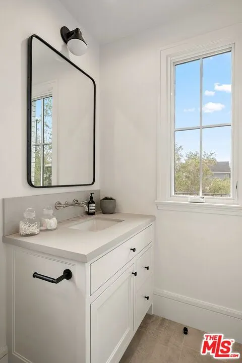 1072 Amalfi Drive Pacific Palisades, CA 90272